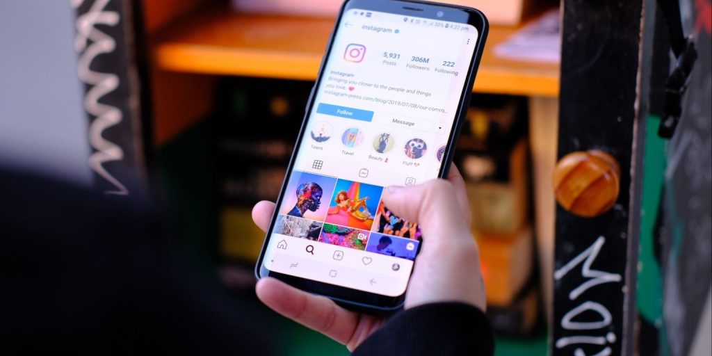 What Happens When You Screenshot an Instagram Post or Reel?